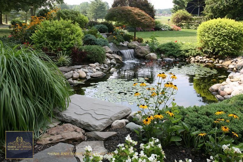 Backyard Water Features for Positive Feng Shui | LoveToKnow