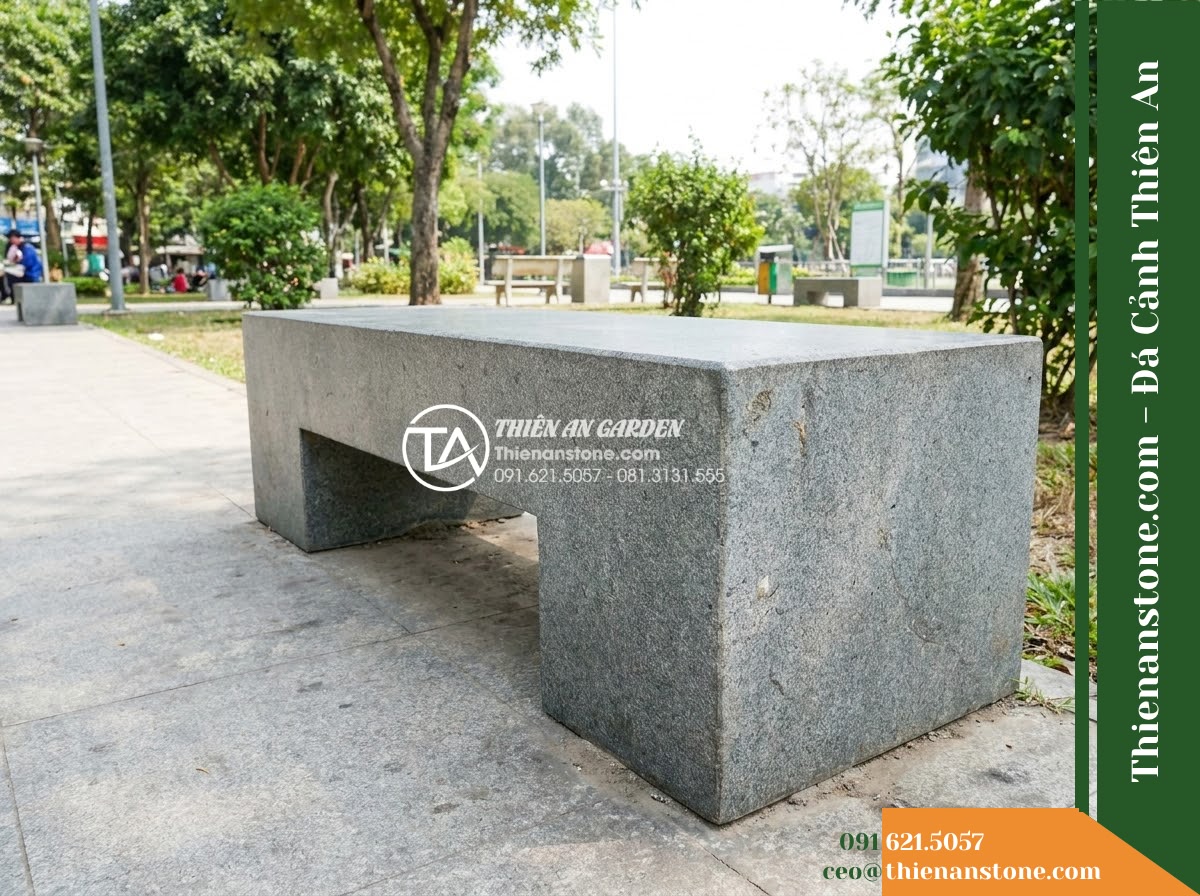 Ghế Đá Granite Nguyên Khối Hưng Thịnh – Kích thước 160 x 45 x 46 cm – Kiểu dáng khối hộp hiện đại, chân thu vào trong. Chất liệu đá granite
