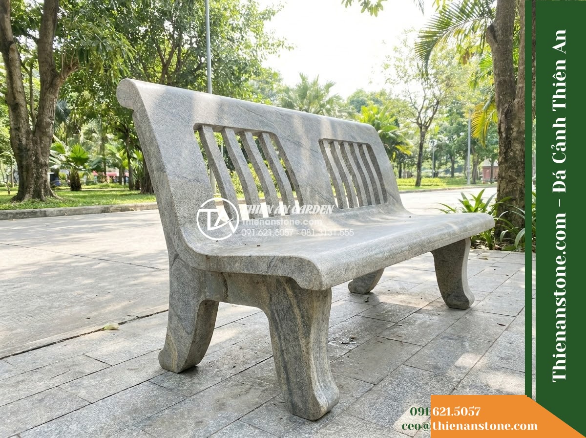Ghế Đá Sân Trường Cánh Diều – Kích thước 150 x 48 x 78 cm – Kiểu dáng tựa nan thưa, đường nét mềm. Chất liệu đá hoa cương