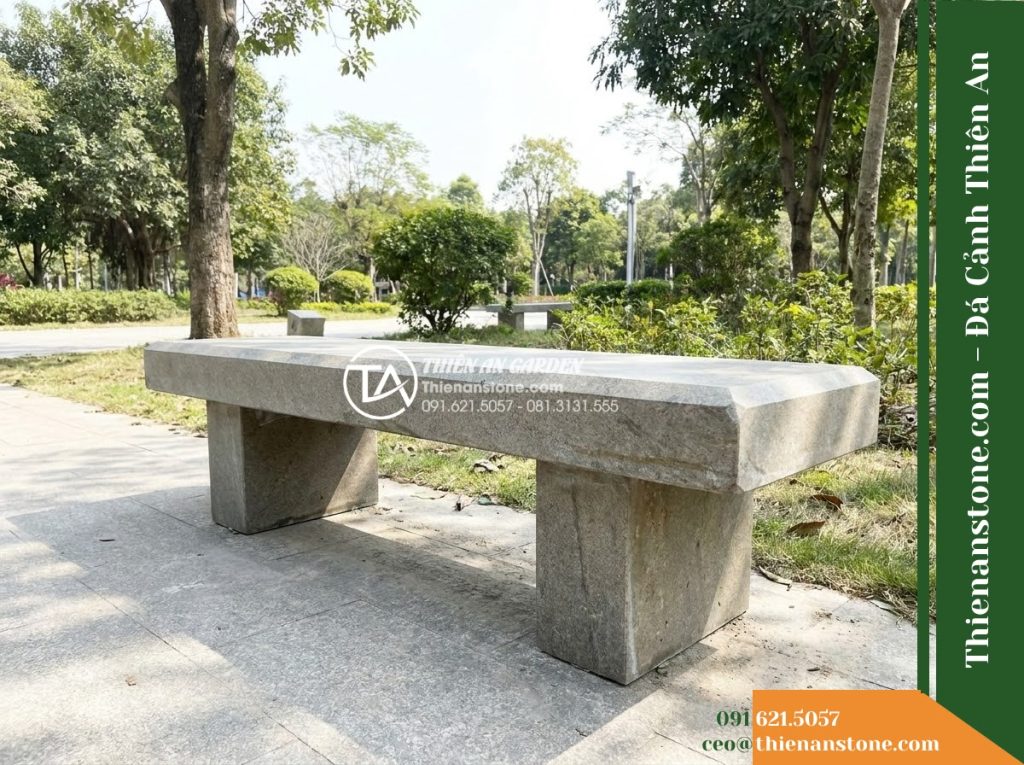 Ghế Đá Sân Trường Đồng Hành – Kích thước 170 x 45 x 45 cm – Kiểu dáng không tựa, mặt dài cạnh vát. Chất liệu đá hoa cương