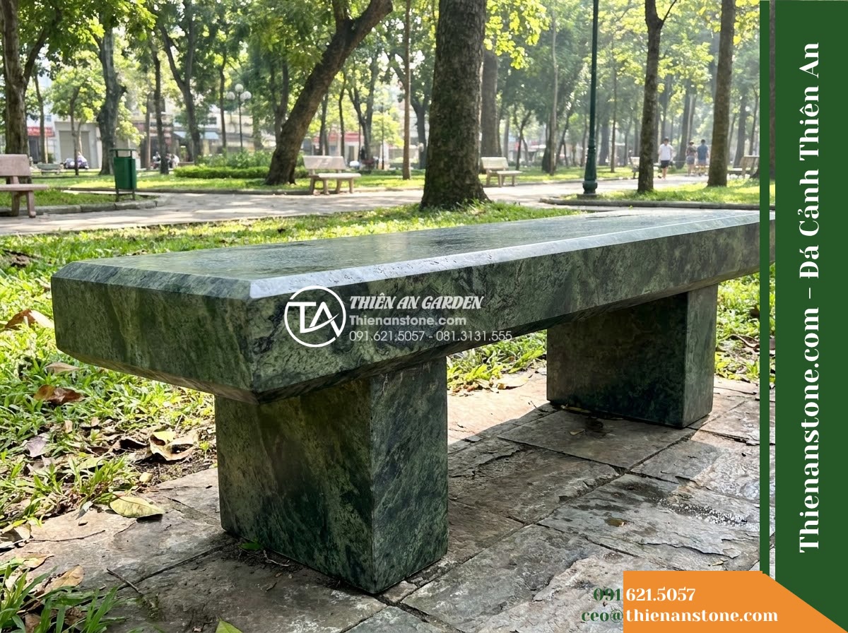 Ghế Đá Sân Trường Đồng Hành – Kích thước 170 x 45 x 45 cm – Kiểu dáng không tựa, mặt dài cạnh vát. Chất liệu đá Xanh rêu
