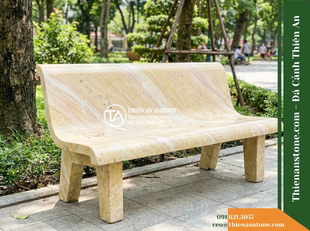 Ghế Đá Sân Trường Hiếu Học – Kích thước 165 x 48 x 80 cm – Kiểu dáng tựa cong ôm lưng, chân vuông. Chất liệu đá vàng cẩm thạch