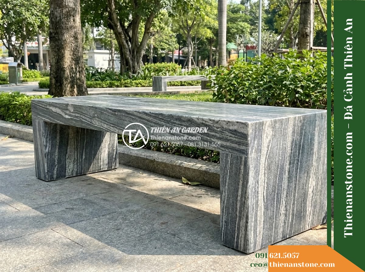 Ghế Đá Sân Trường Khai Sáng – Kích thước 160 x 46 x 45 cm – Kiểu dáng không tựa, mặt phẳng chân chữ U. Chất liệu đá vân mây