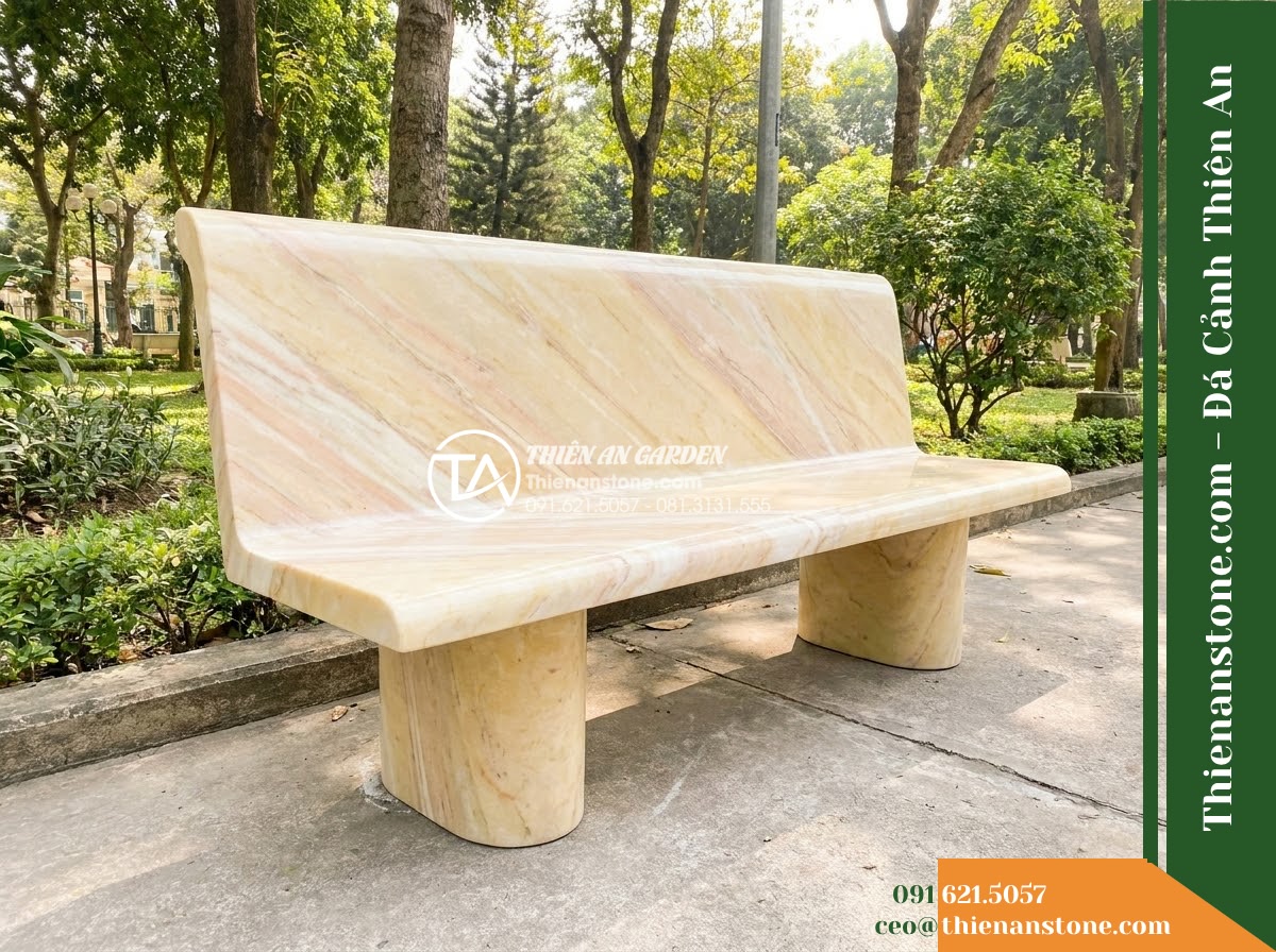 Ghế Đá Sân Trường Khát Vọng – Kích thước 180 x 50 x 82 cm – Kiểu dáng tựa cao bo cong, chân trụ đôi. Chất liệu đá vàng cẩm thạch