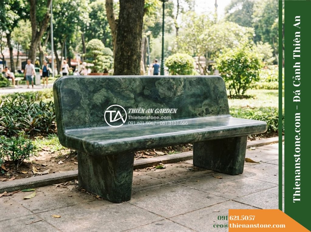 Ghế Đá Sân Trường Ngày Mới – Kích thước 150 x 45 x 45 cm – Kiểu dáng không tựa gọn nhẹ, cạnh bo tròn. Chất liệu đá Xanh rêu