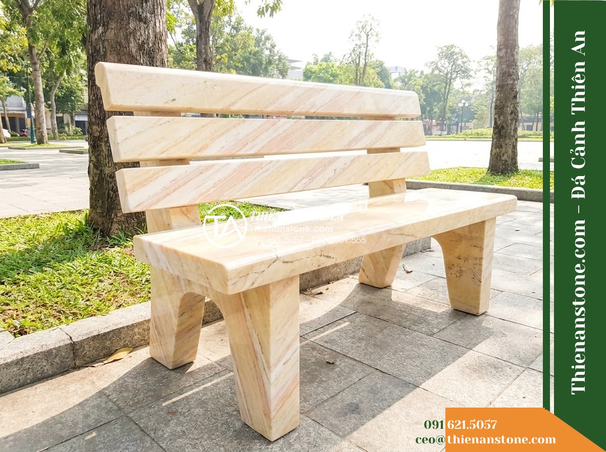 Ghế Đá Sân Trường Sáng Tạo – Kích thước 170 x 50 x 80 cm – Kiểu dáng tựa nan ngang hiện đại, chân chữ U. Chất liệu đá vàng cẩm thạch