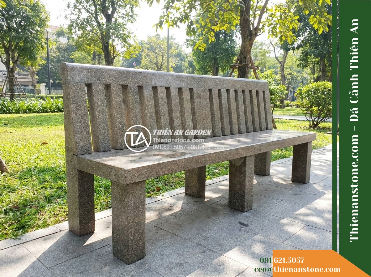 Ghế Đá Sân Trường Thành Công – Kích thước 180 x 50 x 84 cm – Kiểu dáng tựa cao nan dọc, chân trụ vuông. Chất liệu đá hoa cương