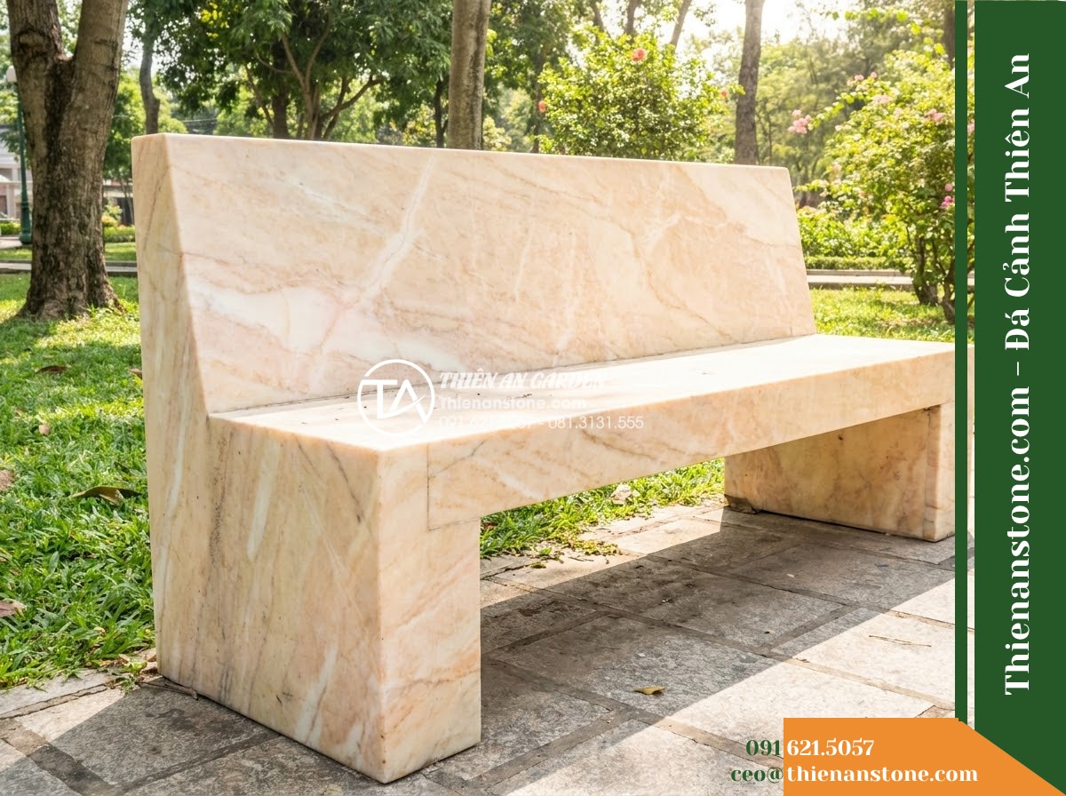 Ghế Đá Sân Trường Thành Tài – Kích thước 180 x 48 x 80 cm – Kiểu dáng tựa liền rộng, mặt ngồi phẳng. Chất liệu đá vàng cẩm thạch