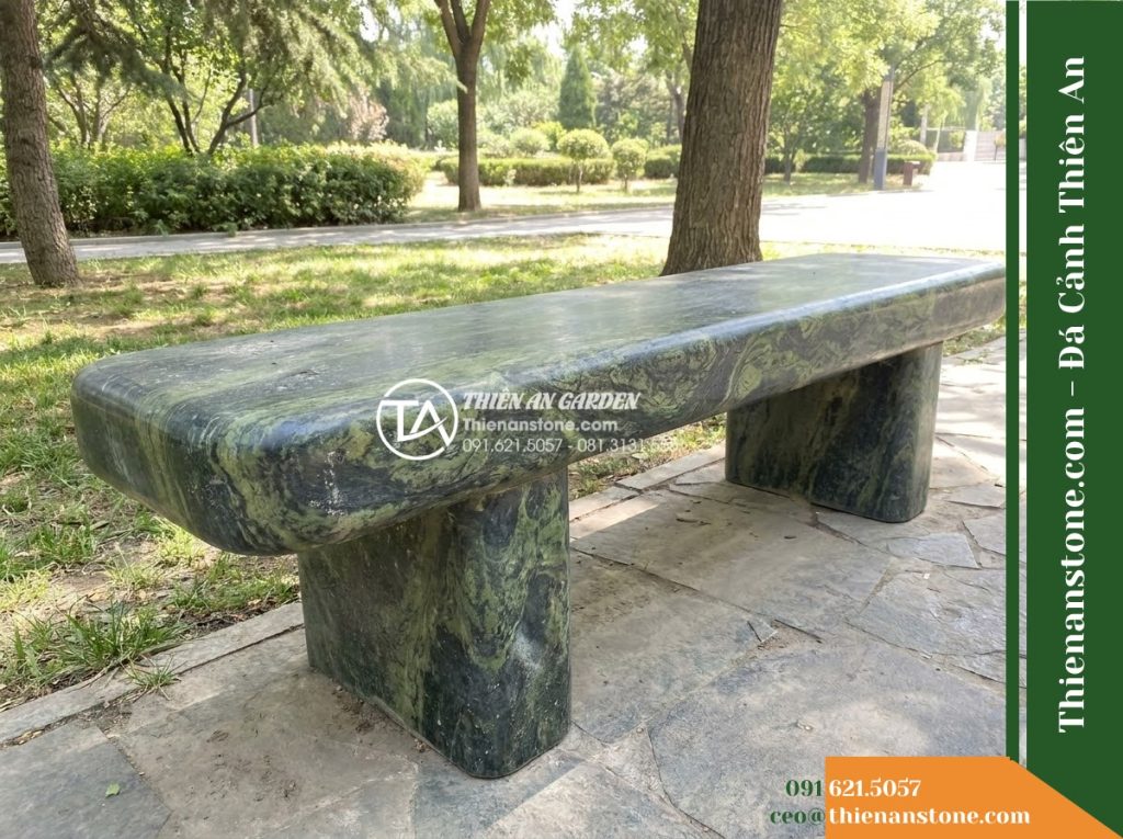 Ghế Đá Sân Trường Tuổi Hồng – Kích thước 160 x 45 x 45 cm – Kiểu dáng không tựa, mặt dài bo cạnh. Chất liệu đá Xanh rêu