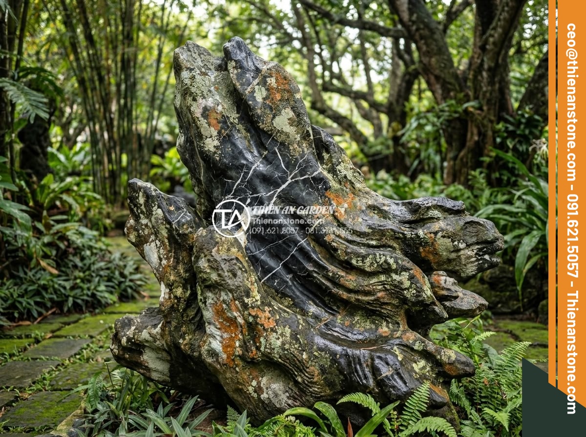 Đá Cảnh Tự Nhiên - Aged natural ornamental stone covered with beautiful natural patina and lichen g