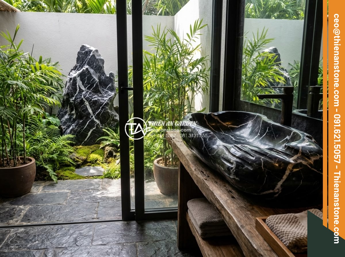 Đá Cảnh Tự Nhiên - Semi-outdoor bathroom space in a luxury villa with natural ornamental stone visi