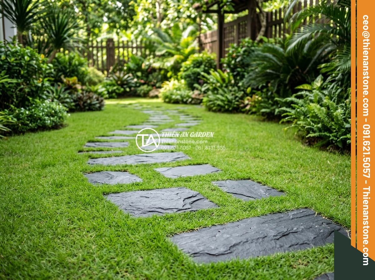 Đá Dặm Bước - Well-maintained stepping stone path with properly trimmed grass edges, neat appe