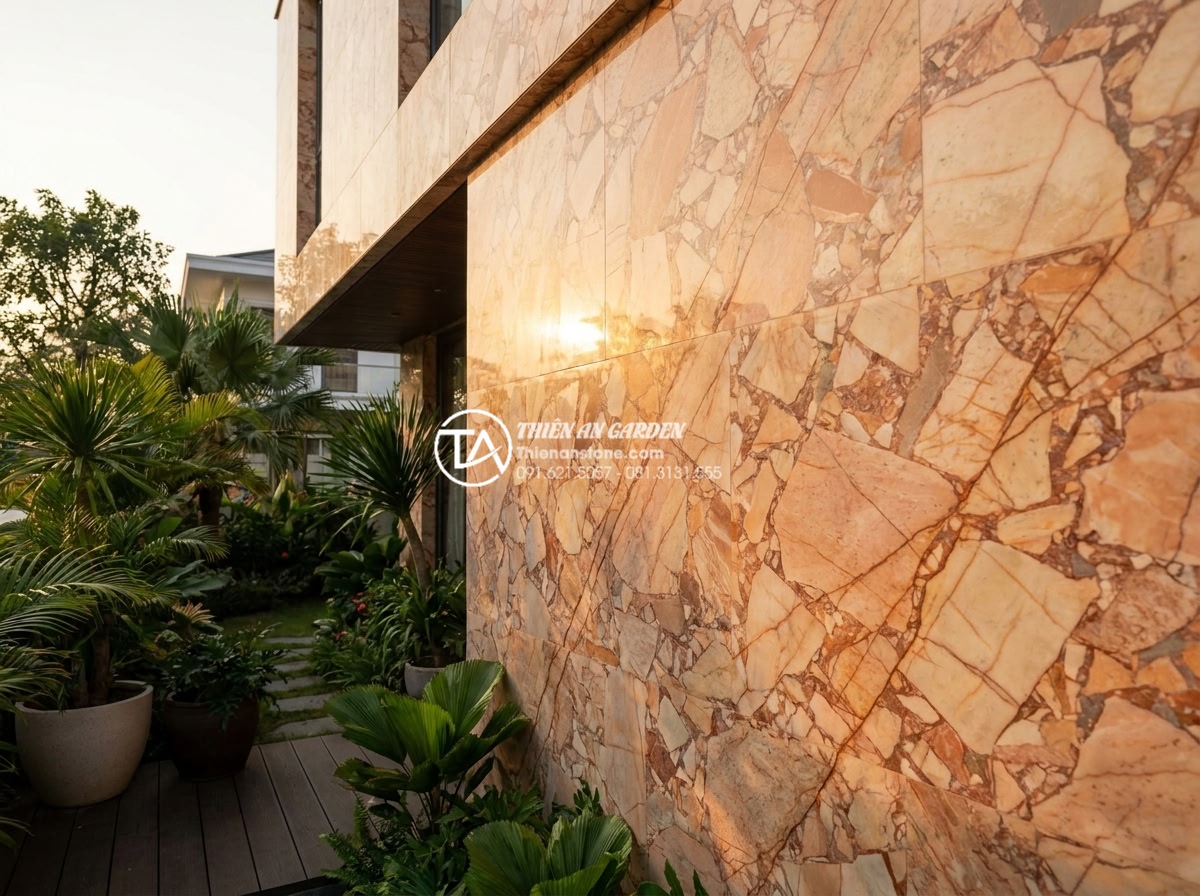 Đá Ốp Tường - Hình 15 Đá Ốp Tường - Quartzite stone wall cladding catching afternoon sunlight, sparkling quartz crys