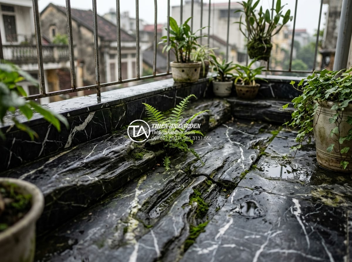 Tiểu Cảnh Ban Công - Natural stone balcony garden showing patina and moss growth after aging, weather