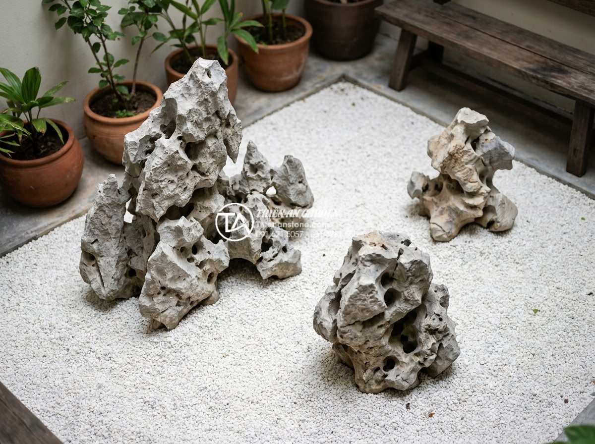 Tiểu Cảnh Sân Nhỏ - Overhead view of stone placement arrangement in a small courtyard garden followi