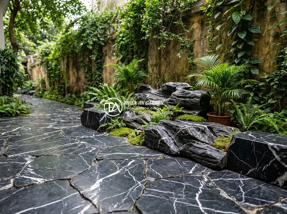 Tiểu Cảnh Sân Sau - Long narrow backyard garden with three visual layers, natural stone floor in for