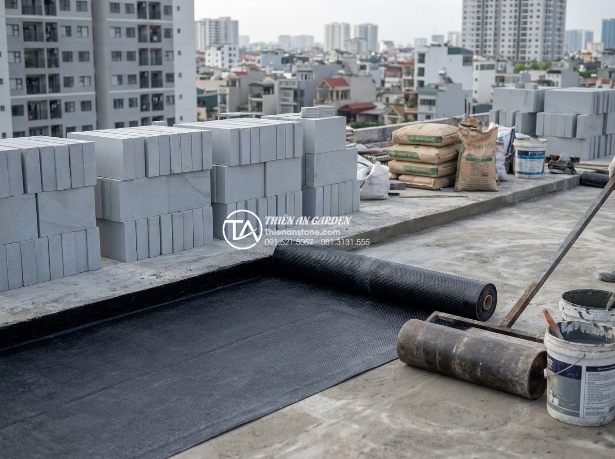 Tiểu Cảnh Sân Thượng - Professional waterproofing application on rooftop surface before garden construc