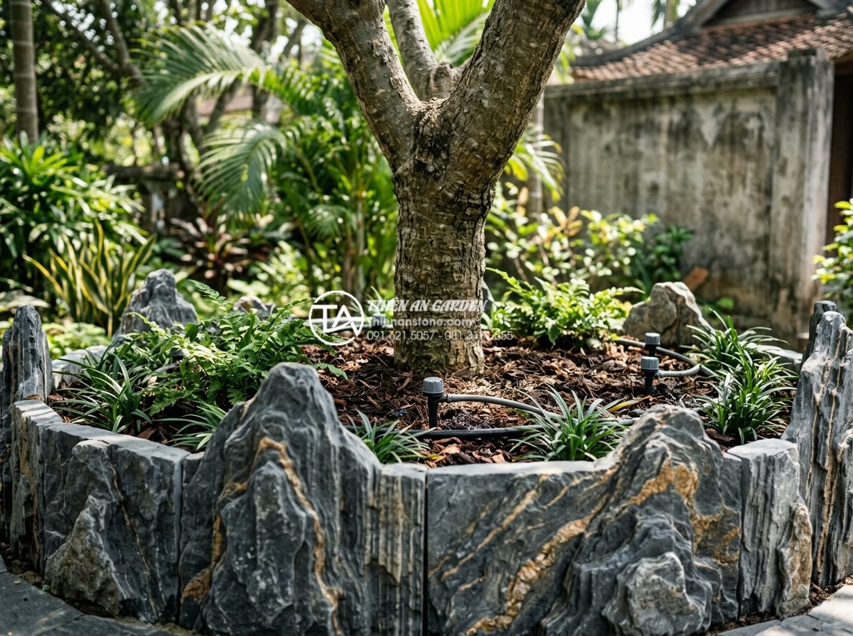 Lắp đặt hệ thống tưới nhỏ giọt cho tiểu cảnh dưới gốc cây: Hiệu quả và thẩm mỹ - Hình 4 Lắp đặt hệ thống tưới nhỏ giọt cho tiểu cảnh dưới gốc cây: Hiệu quả và thẩm mỹ - Professional installation view of drip irrigation components integrated seamless