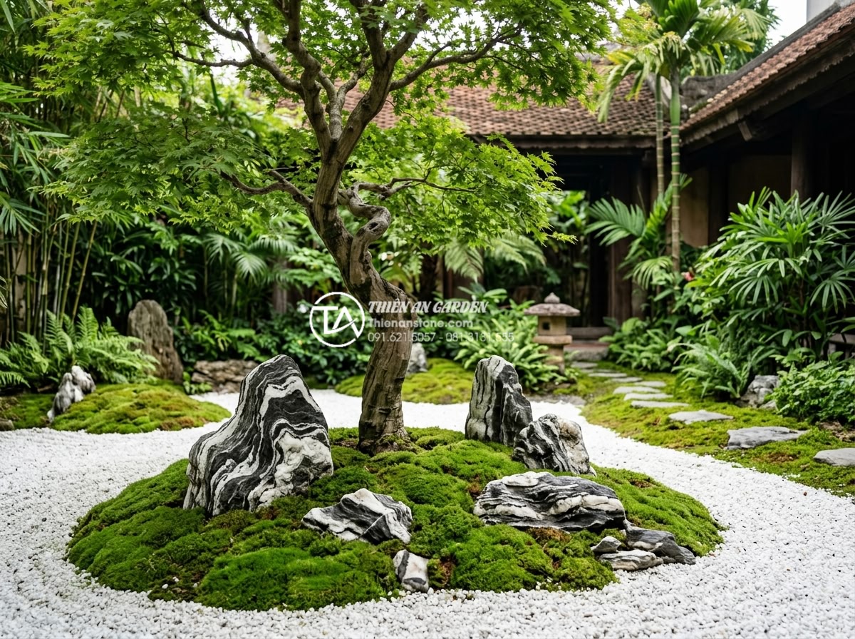 So sánh tiểu cảnh gốc cây phong cách Nhật Bản và phong cách Việt Nam - Hình 11 So sánh tiểu cảnh gốc cây phong cách Nhật Bản và phong cách Việt Nam - Serene Japanese zen garden with tree base elements symbolizing peace and meditat