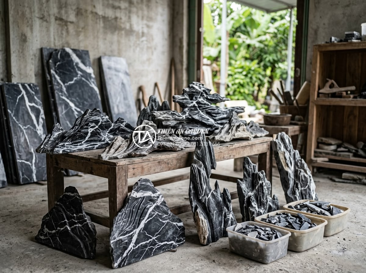 Tư vấn chọn đơn vị thi công tiểu cảnh đá mỹ nghệ uy tín tại Đà Nẵng - Hình 7 Tư vấn chọn đơn vị thi công tiểu cảnh đá mỹ nghệ uy tín tại Đà Nẵng - High-quality natural granite and marble stone slabs and carved pieces ready for