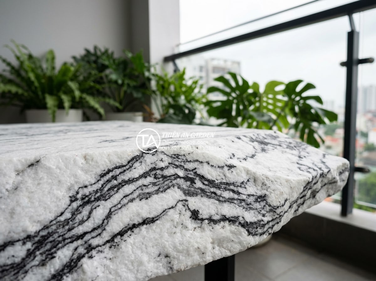 Nghệ thuật sử dụng đá Tuyết Sơn trong tiểu cảnh ban công cao cấp - Close-up high-resolution photo of Snow Mountain stone texture showing pure white