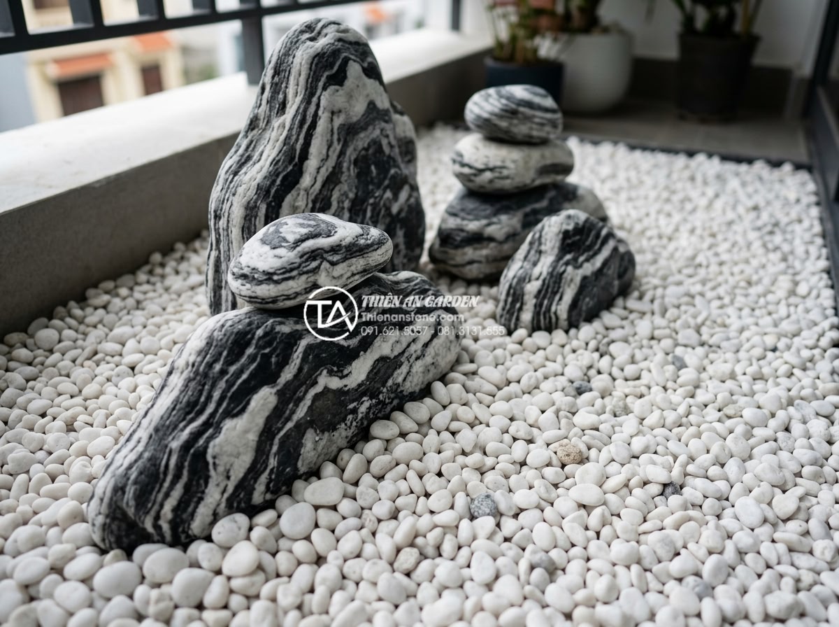 Tiểu cảnh ban công phong cách Zen: Mang thiền định vào căn hộ phố - High-quality white pebbles and natural stones for Zen balcony: fine white gravel