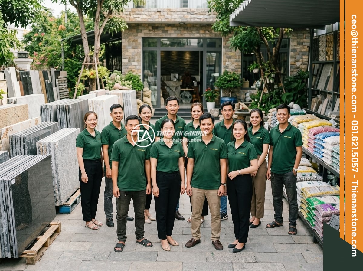 Mua Đá Thạch Anh Vụn Giá Rẻ Chất Lượng - Top Địa Chỉ Uy Tín Toàn Quốc - Professional team photo of Da Canh Thien An stone company staff standing in fron