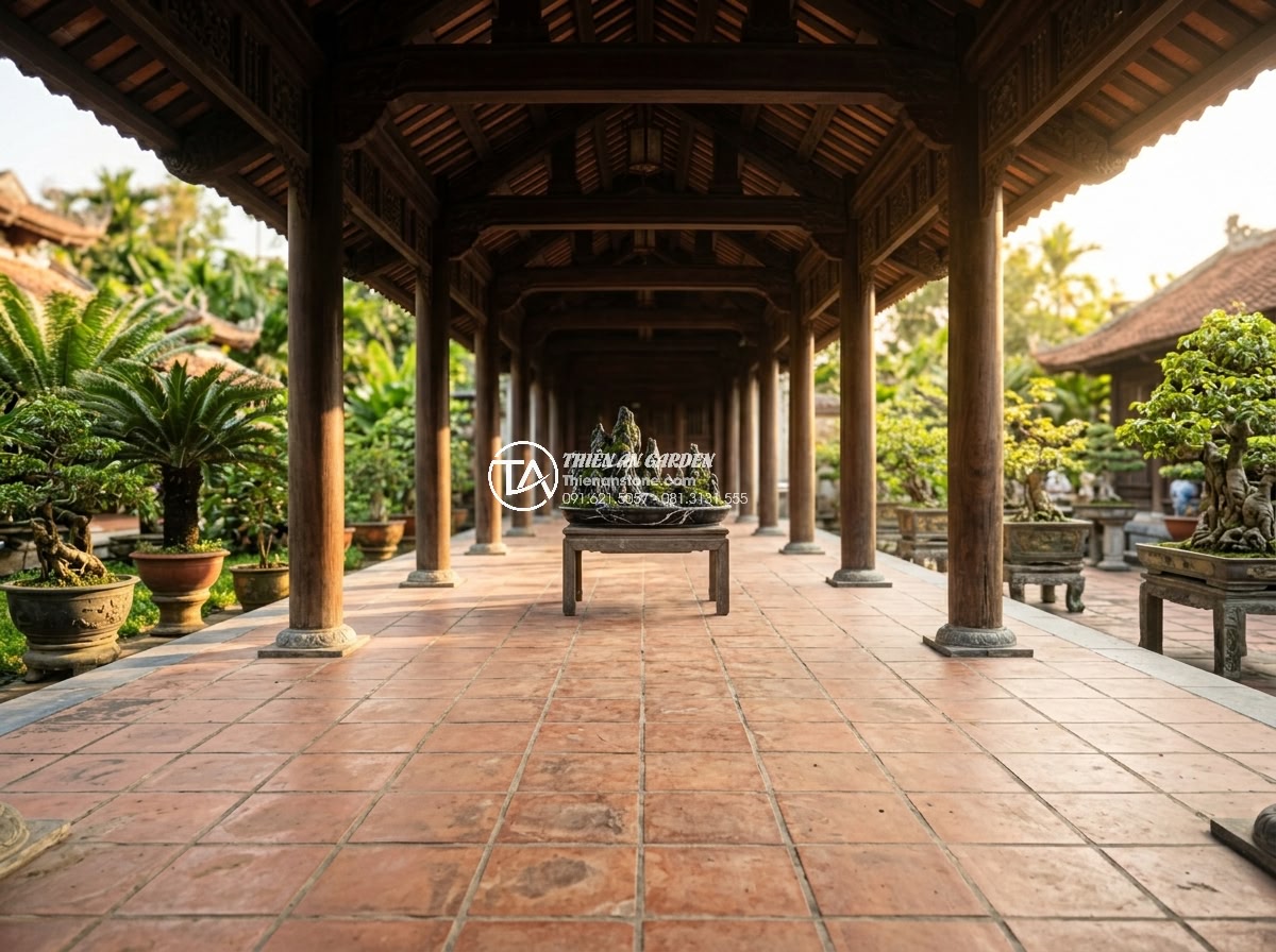 Hòn Non Bộ Mini Bằng Đá: Nghệ Thuật Trang Trí Không Gian Nhỏ - Hình 2 Hòn Non Bộ Mini Bằng Đá: Nghệ Thuật Trang Trí Không Gian Nhỏ - Artistic wide-angle view of traditional Vietnamese miniature stone landscape wit