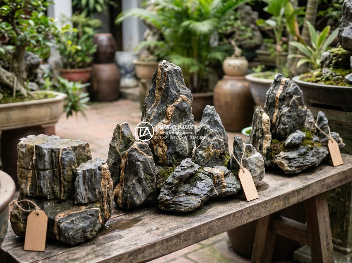 Kinh Nghiệm Mua Đá Làm Non Bộ Giá Rẻ Tại Bãi Đá Tự Nhiên - Collection of different natural stone types including granite, sandstone, limest