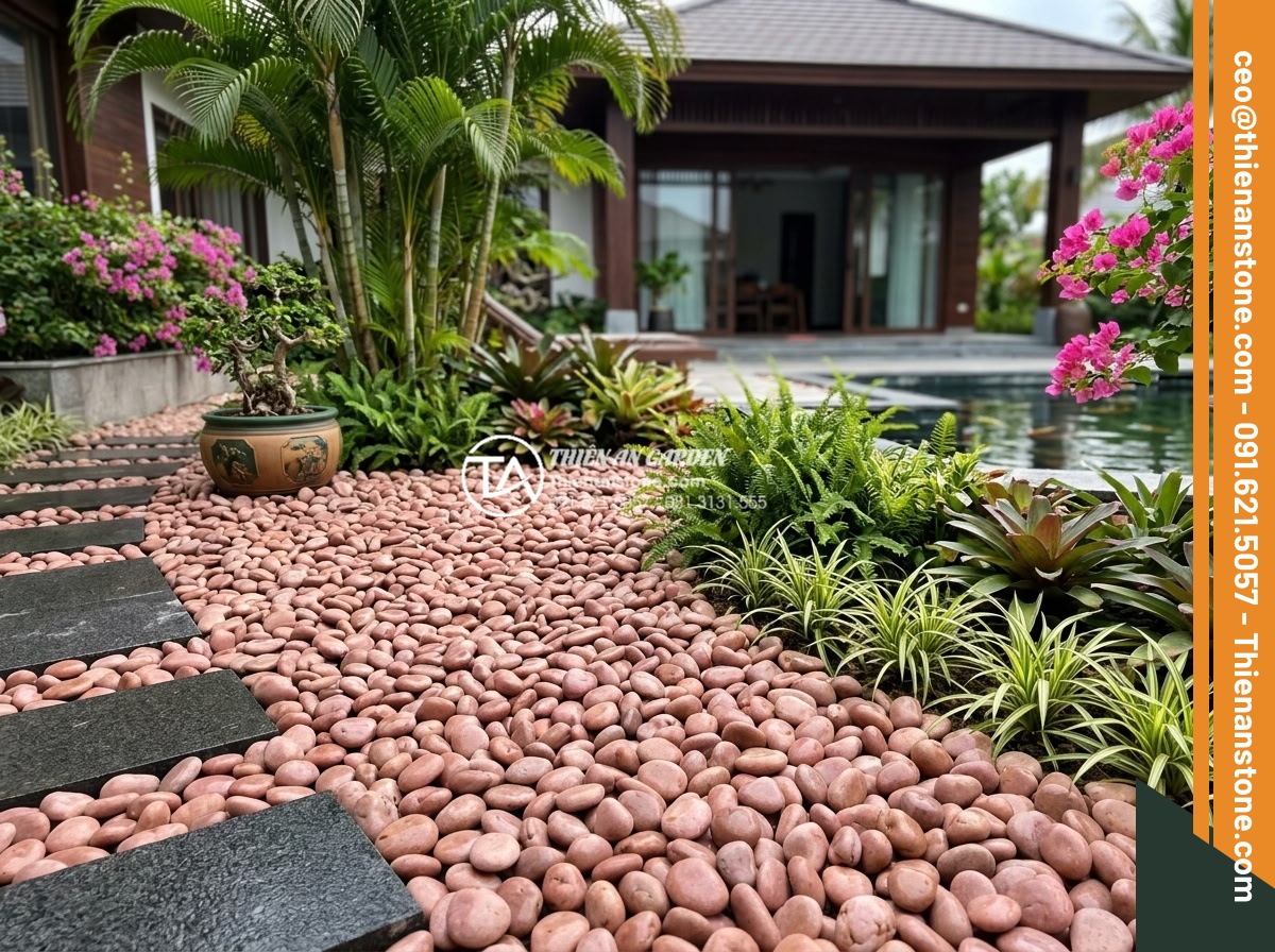 Mua Sỏi Sân Vườn Tại Kho Gốc: Tiết Kiệm Đến 30% Chi Phí - Real project photo of luxury villa garden completed with natural garden pebbles 