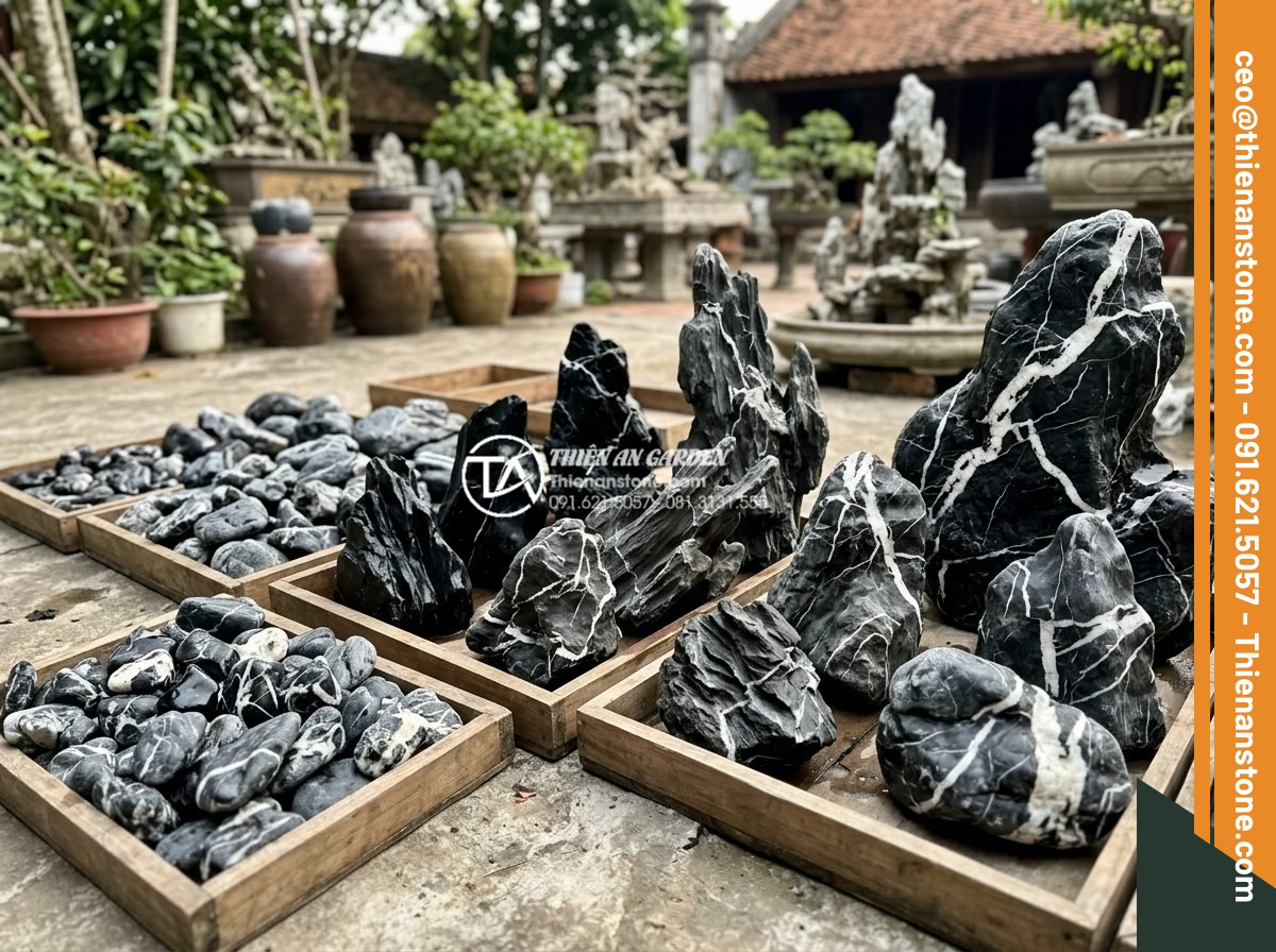 Tại Sao Nên Dùng Đá Thấm Thủy Cho Hòn Non Bộ Có Thác Nước? - Hình 14 Tại Sao Nên Dùng Đá Thấm Thủy Cho Hòn Non Bộ Có Thác Nước? - High quality selection of water-absorbent stones sorted by size and color ready