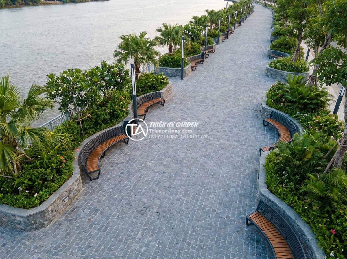 Báo giá đá cubic Thanh Hóa: Giải pháp tiết kiệm cho công trình công cộng - Aerial drone footage style image of a completed large-scale public waterfront pr