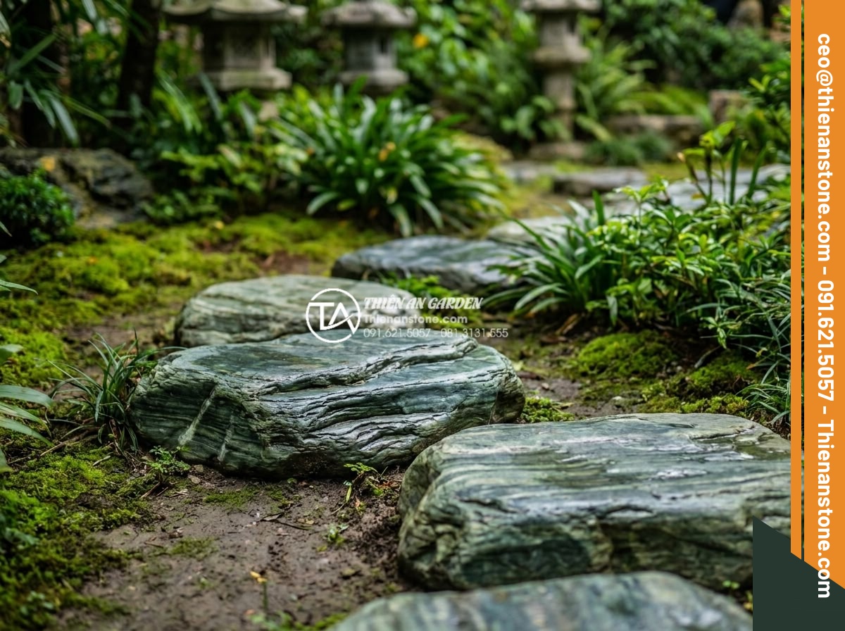 Bí quyết giữ màu sắc đá bước dạo luôn như mới sau nhiều năm - Close-up view of polished colorful natural stepping stones maintaining bright hu