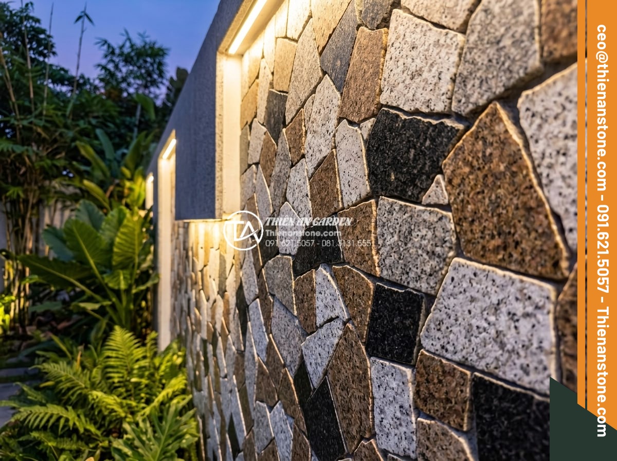 Cách phối hợp đá ghép 4 màu với đèn LED tạo hiệu ứng ánh sáng cực đỉnh - Close-up view of four-color natural stone mosaic tiles in white, gray, brown, an