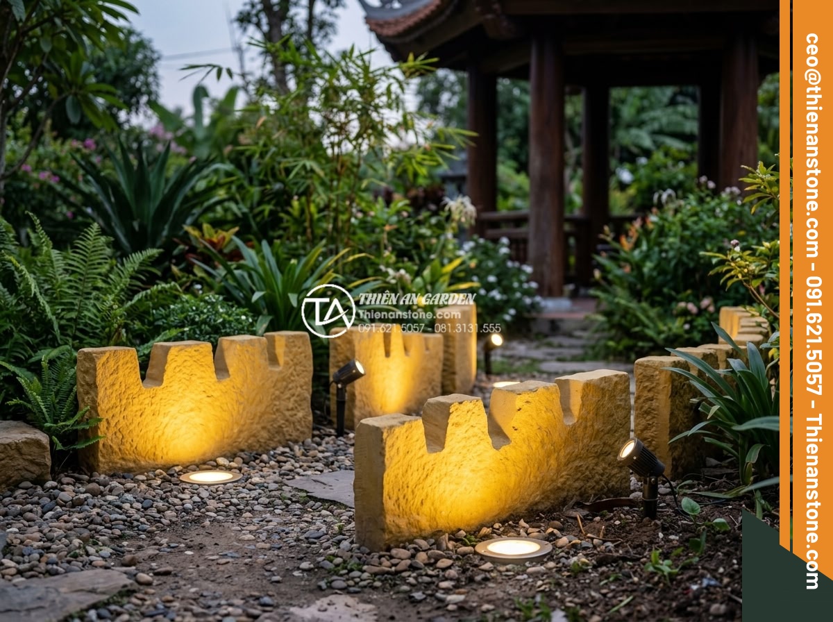 Cách phối màu đá răng lược vàng với ánh sáng đèn trang trí sân vườn - Hình 9 Cách phối màu đá răng lược vàng với ánh sáng đèn trang trí sân vườn - Various types of LED spotlights and recessed garden lights installed around yell