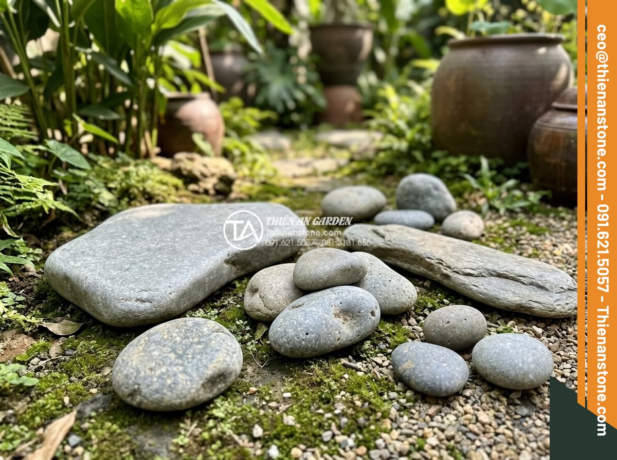 Cách tính số lượng đá dặm bước cần thiết cho một lối đi dài 20m - Close-up high quality photo of different natural stepping stone options arranged