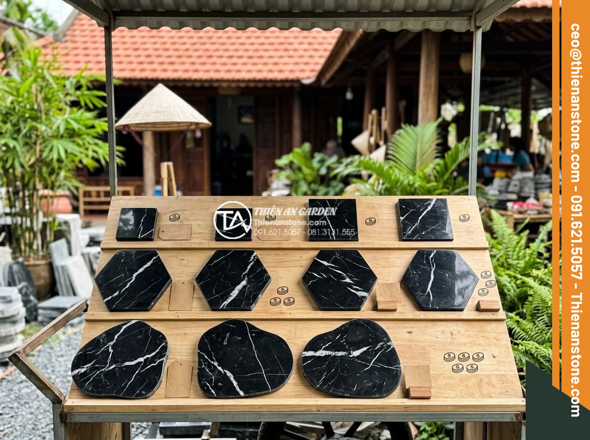 FAQ: Những câu hỏi thường gặp nhất khi chọn mua đá dặm bước - Price comparison chart and samples of different stepping stone materials display