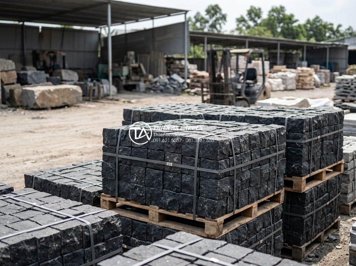 Review 5 đơn vị cung cấp đá cubic uy tín nhất tại Hà Nội và TP.HCM - Thanh Thanh Tung Stone facility with cubic stones ready for delivery in Ho Chi M