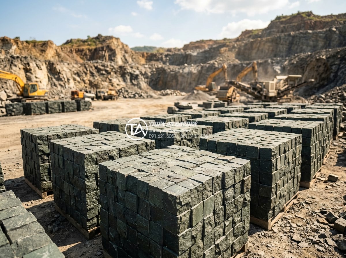 Review 5 đơn vị cung cấp đá cubic uy tín nhất tại Hà Nội và TP.HCM - Wide angle shot of freshly quarried cubic natural stones stacked neatly at a Vie