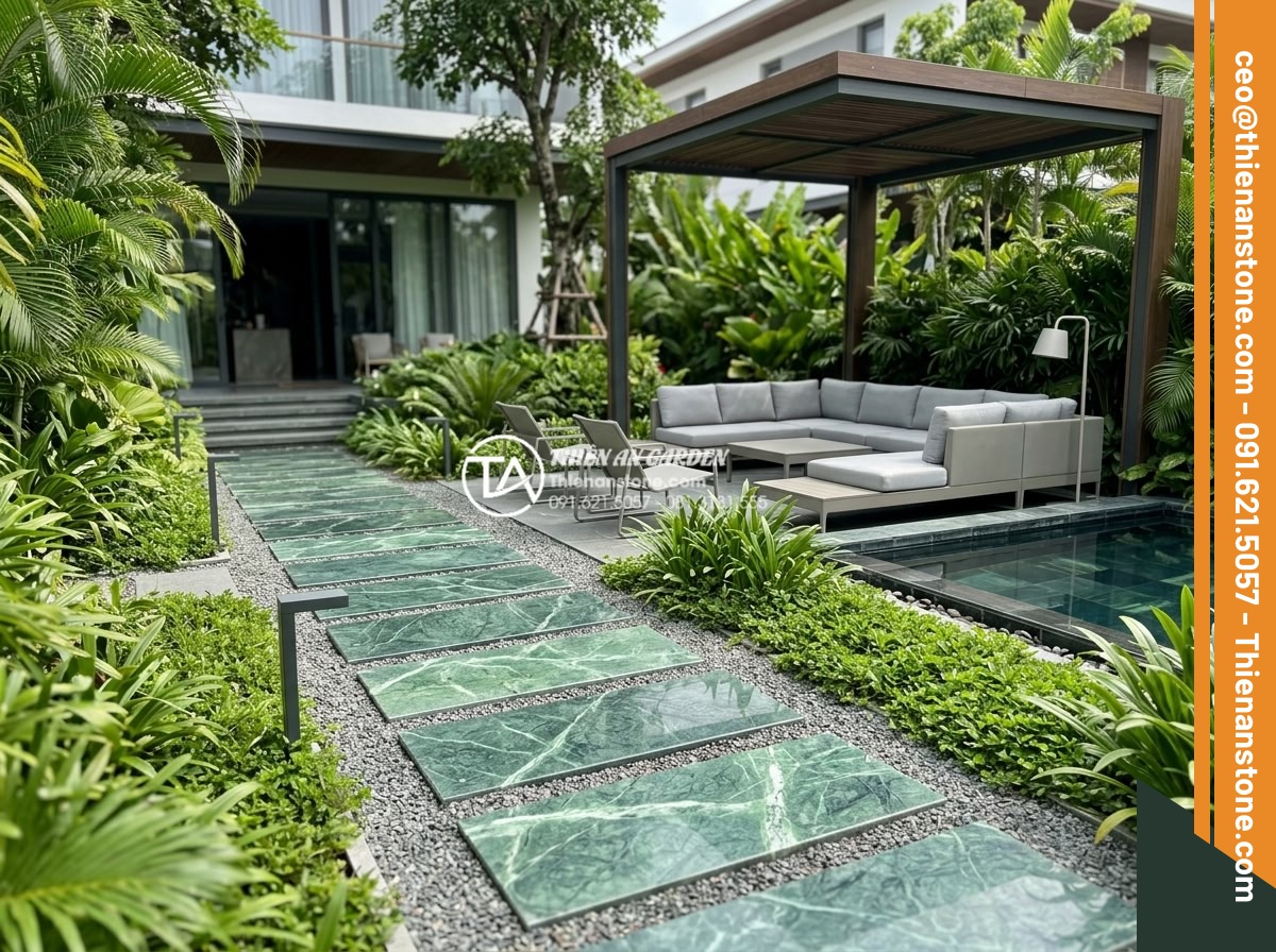 Sự khác biệt giữa đá bước dạo cắt quy cách và đá tự nhiên tự do - High-end residential backyard featuring uniform stepping stones integrated with 