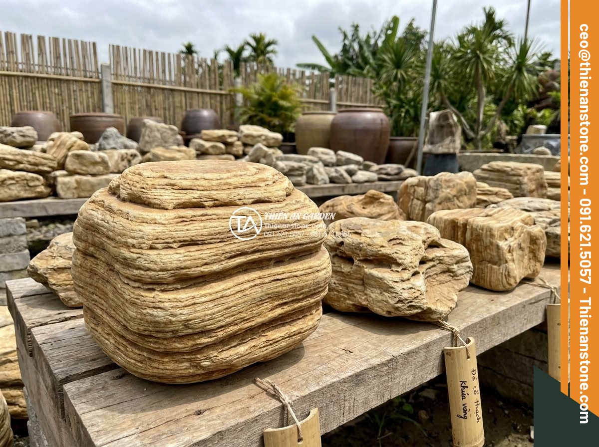 Tại sao giá đá cổ thạch làm hòn non bộ lại có sự chênh lệch lớn? - Categorization display of different grades of ancient stones: Type 1 premium wit