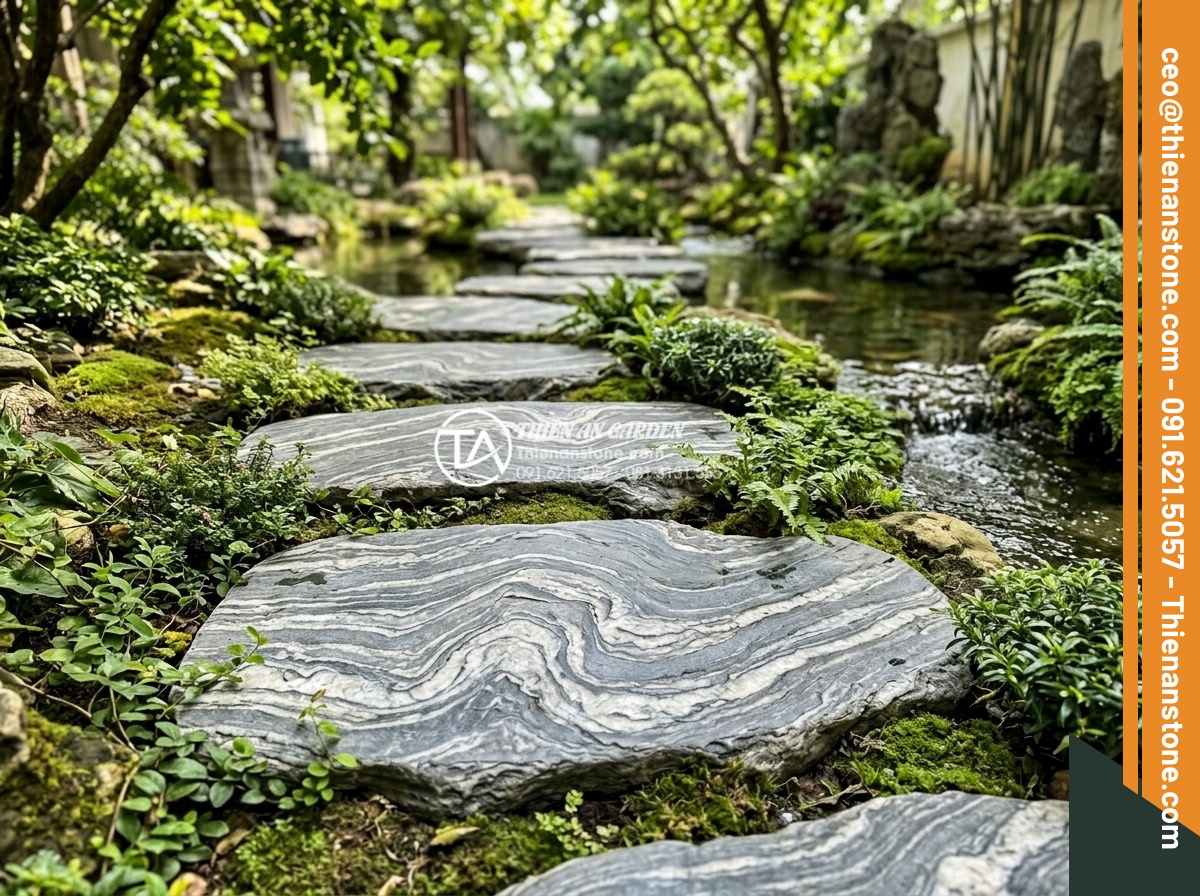Top 10 lỗi phong thủy khi đặt đá dậm bước làm hao tài tốn của - Close-up of high-quality natural stone stepping stones in garden landscape desig
