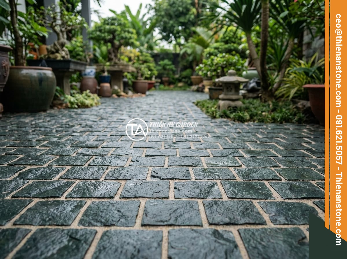 Top 15 mẫu lát đá cubic sân vườn đẹp mắt dẫn đầu xu hướng 2026 - Finished professional cubic stone paving project with clean grout lines and perf