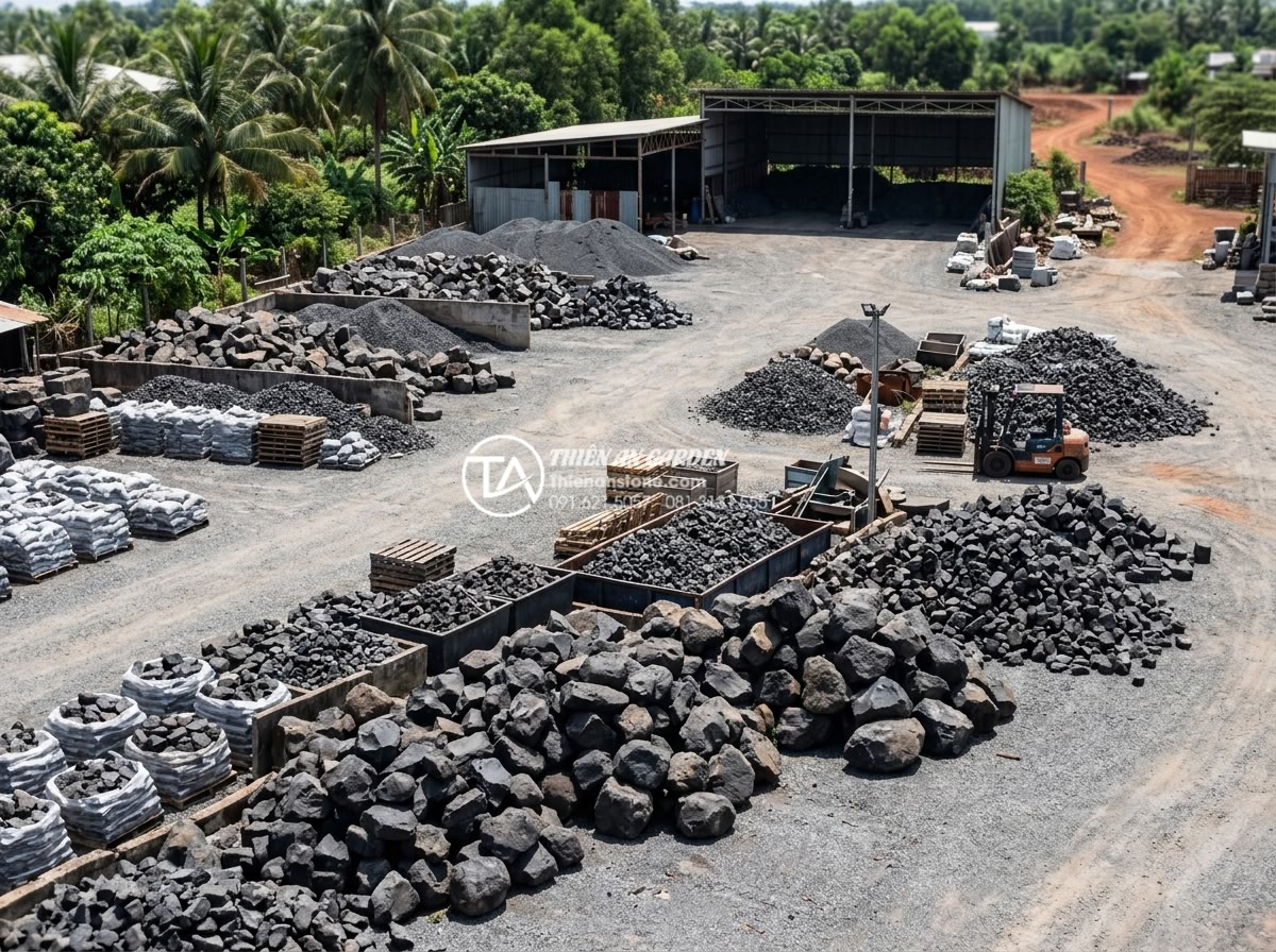 Bảng giá đá rối lát sân vườn: Kinh nghiệm mua đá rẻ và chất lượng - Professional stone company yard at Da Canh Thien An displaying wide variety of n