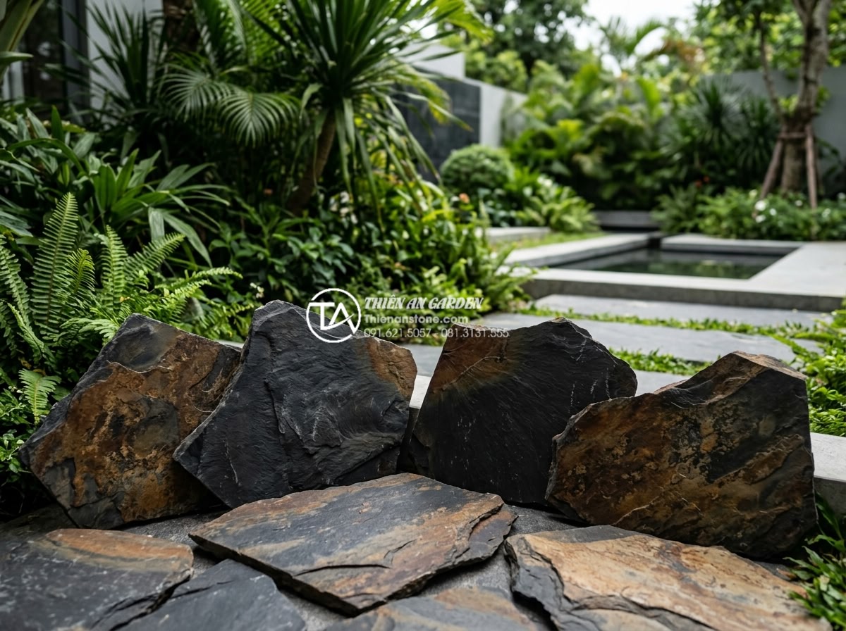 Bảng giá đá rối lát sân vườn: Kinh nghiệm mua đá rẻ và chất lượng - Dark natural stone rubble paving samples in black tones with high contrast again
