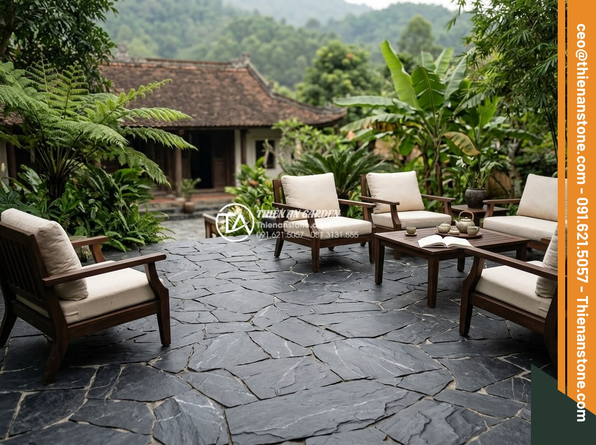 Báo giá thi công đá rối trọn gói: Những yếu tố ảnh hưởng đến giá - Happy family enjoying their completed luxurious chaotic stone garden patio with 
