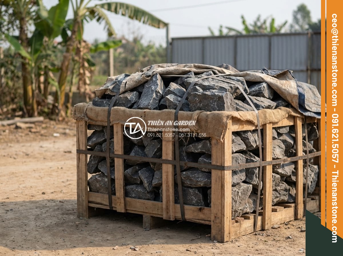 Cách vận chuyển đá tai mèo khối lượng lớn không bị nứt vỡ - Fully packed and secured large cat ear stones ready for bulk shipping without da