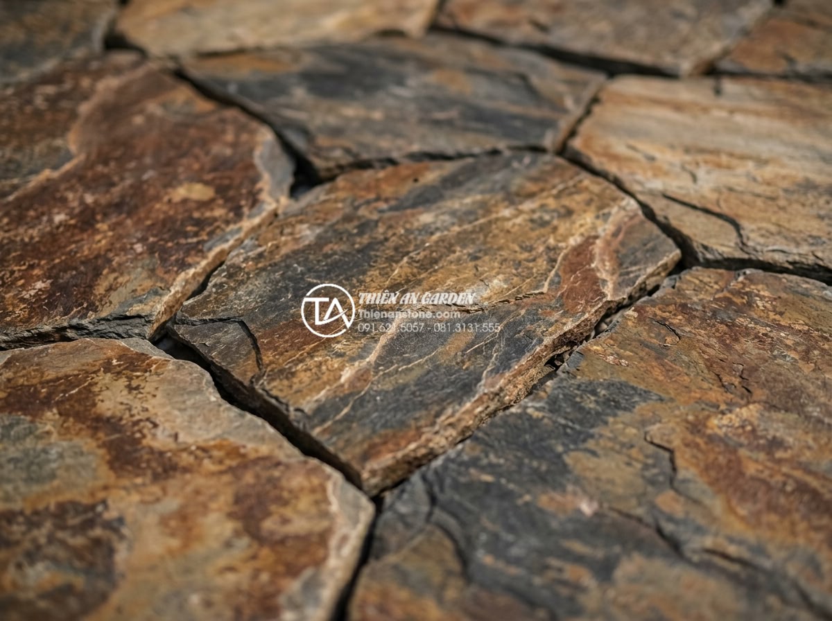 Đá rối Lai Châu: Đặc điểm, phân loại và bảng giá mới nhất - Detailed texture of Lai Chau disturbed stone showing natural irregular shapes, r