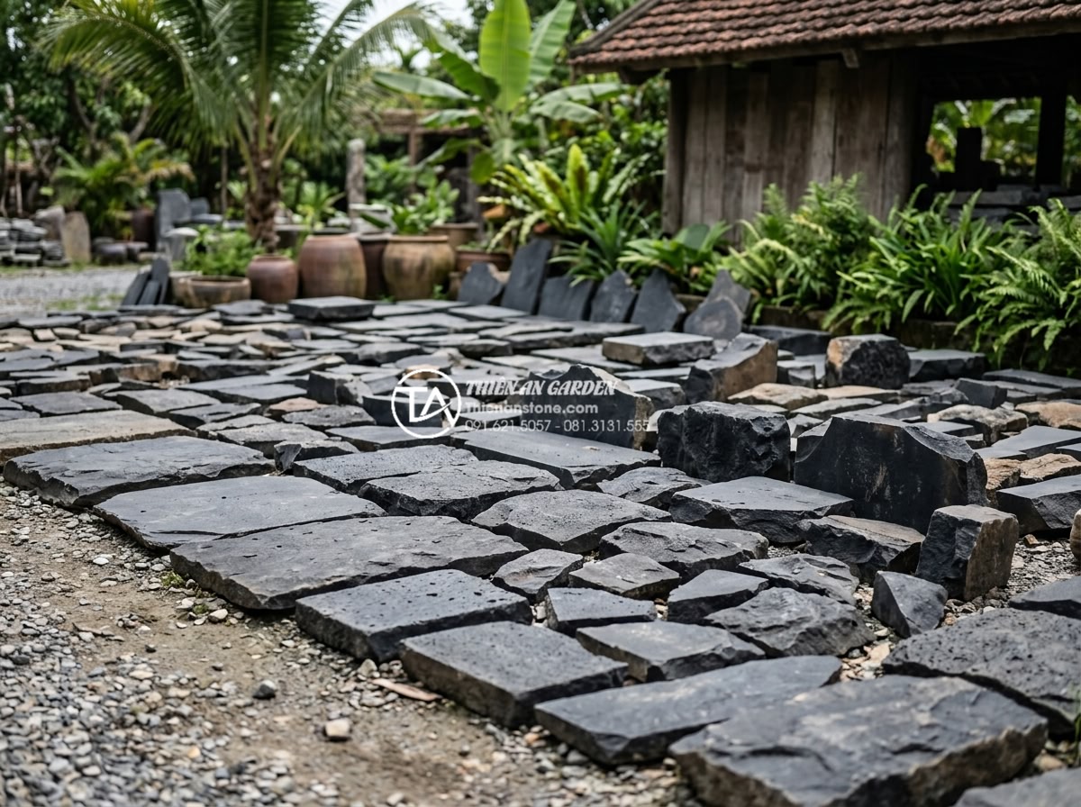 Đá rối lát sân vườn: Giải pháp thi công bền vững và thẩm mỹ - Collection of different types of natural chaotic stones including multi-color, y
