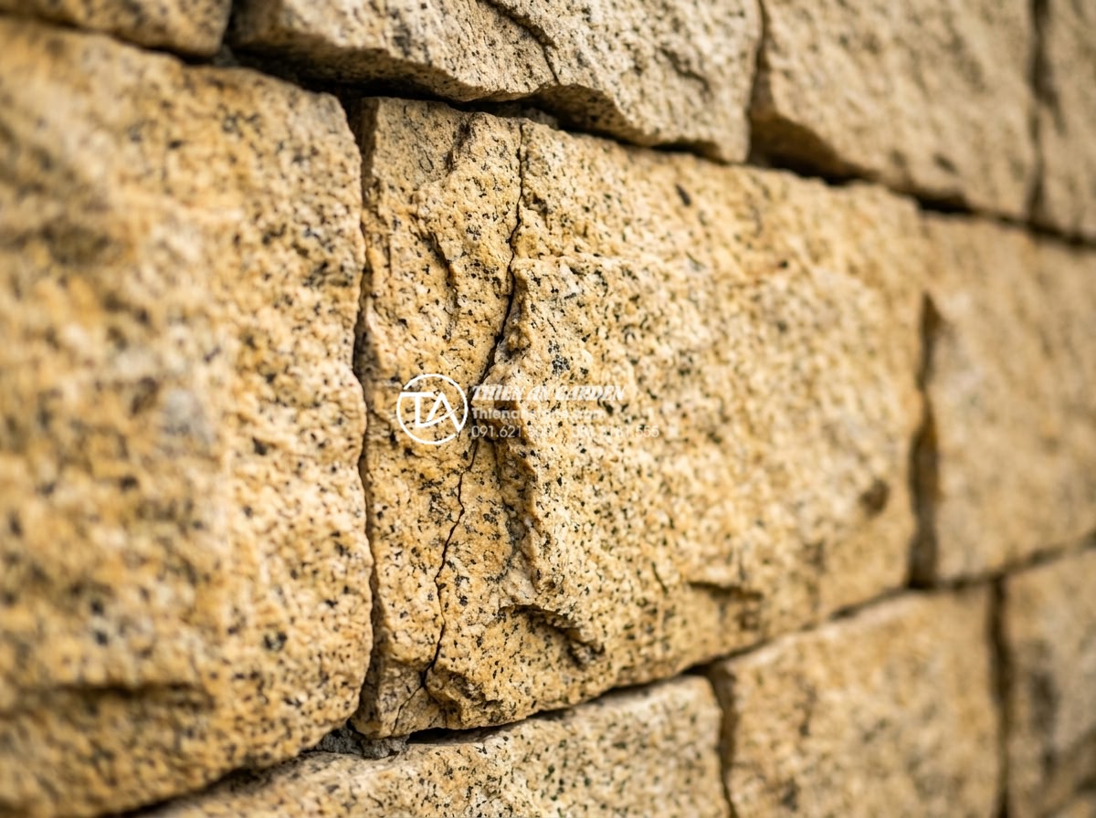 Đá rối ốp tường: Nghệ thuật tạo điểm nhấn cho không gian sống - High resolution macro photography of textured irregular natural stone wall surfa